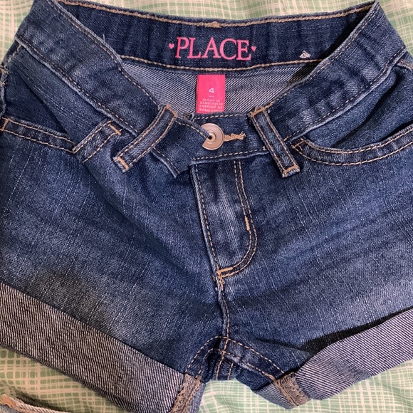 Girl’s Summer Shorts (Bundle) The Children’s Place - Sizes 4, 4T and 5 - Picture 2 of 4